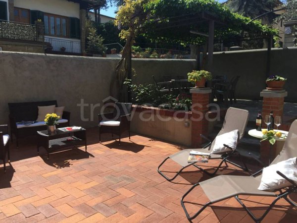 casa indipendente in vendita a Lastra a Signa in zona Calcinaia