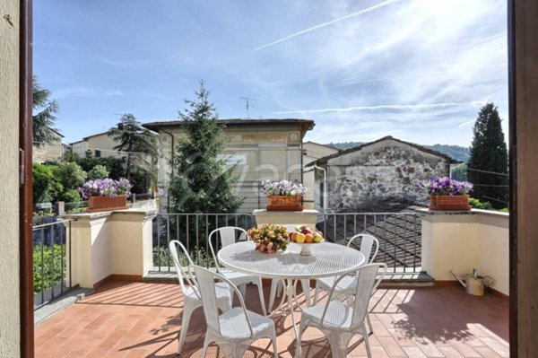 casa indipendente in vendita a Lastra a Signa in zona Calcinaia