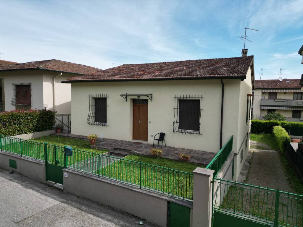 casa indipendente in vendita a Lastra a Signa