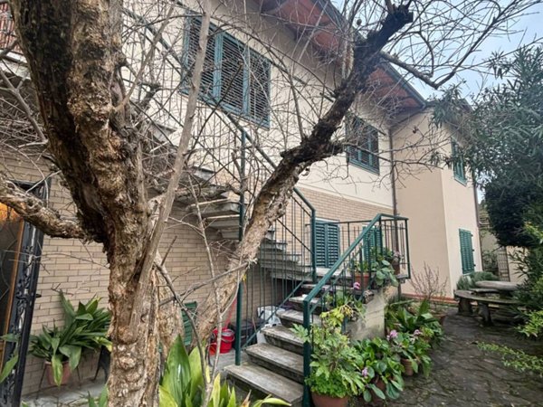 casa indipendente in vendita a Lastra a Signa