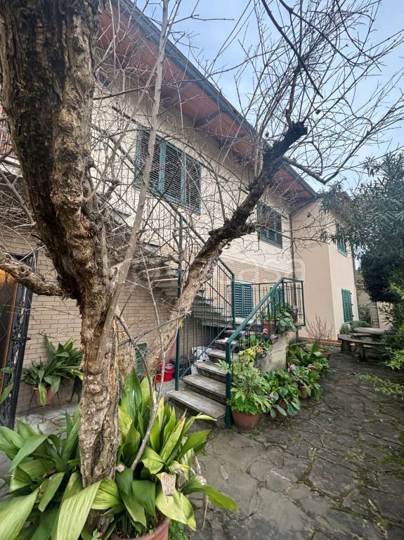 casa indipendente in vendita a Lastra a Signa