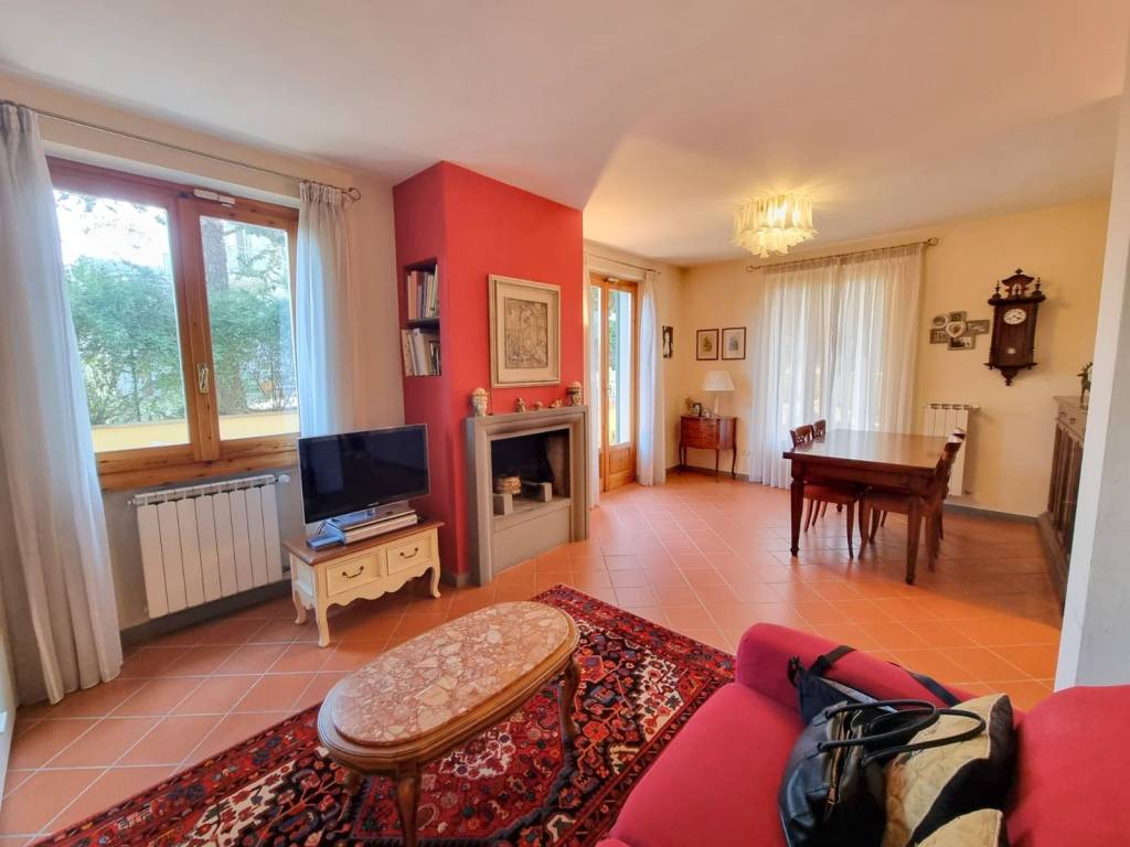 casa indipendente in vendita a Lastra a Signa