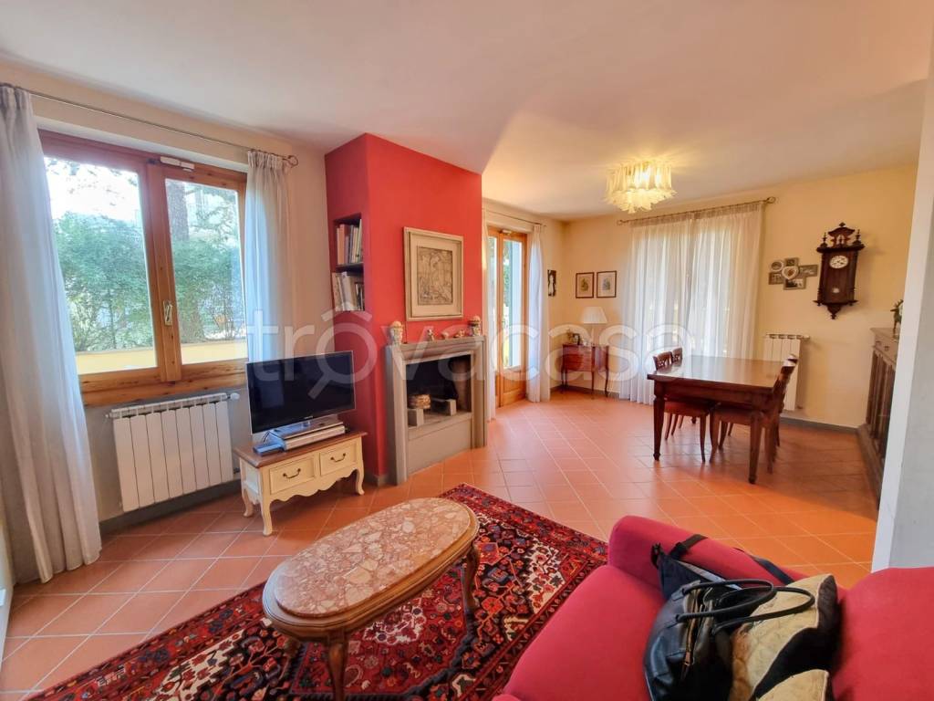 casa indipendente in vendita a Lastra a Signa