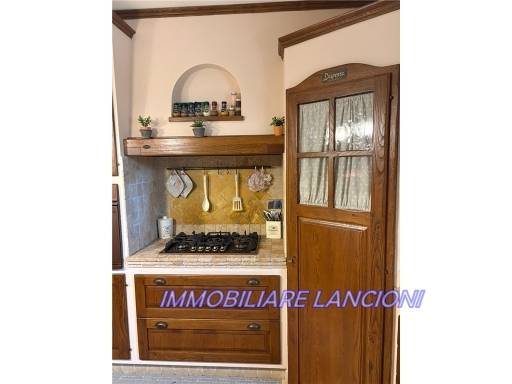 casa indipendente in vendita a Lastra a Signa in zona Calcinaia
