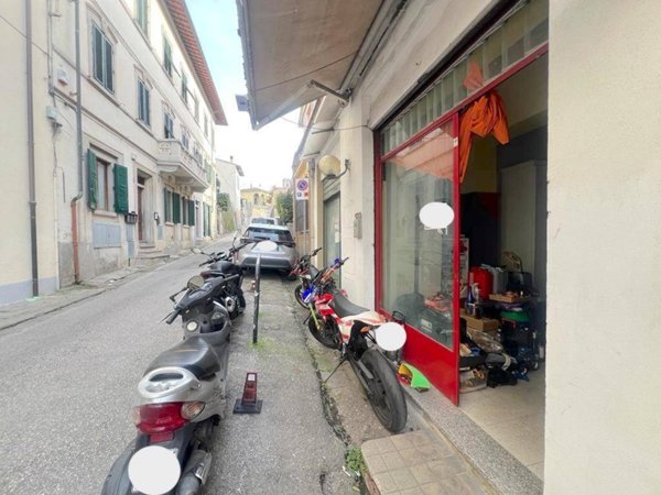 negozio in vendita a Lastra a Signa in zona Ponte a Signa
