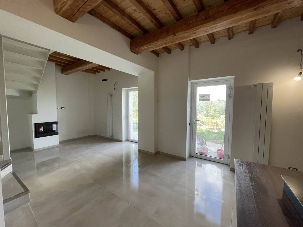 casa indipendente in vendita a Lastra a Signa