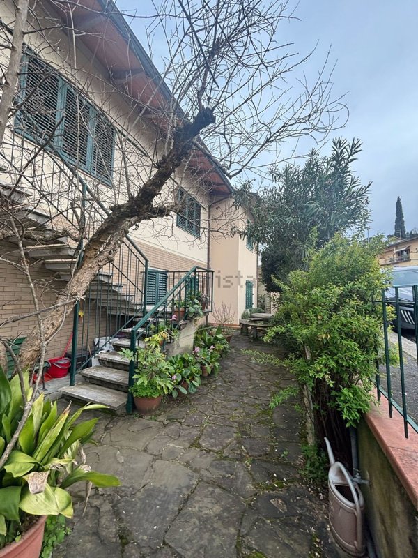 casa indipendente in vendita a Lastra a Signa