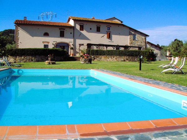 negozio in vendita a Lastra a Signa in zona Calcinaia