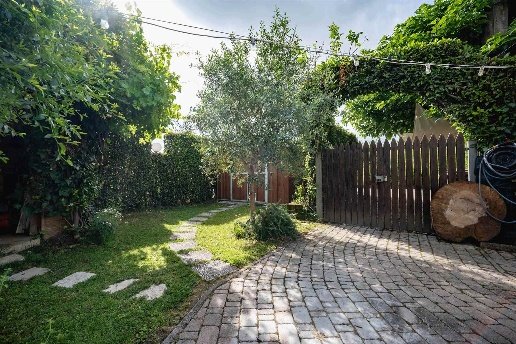 casa indipendente in vendita a Lastra a Signa in zona Stagno