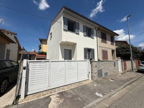 casa indipendente in vendita a Lastra a Signa