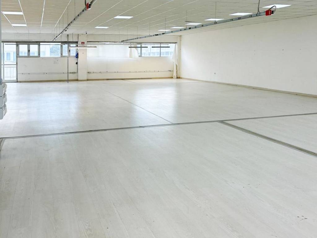 locale commerciale in vendita a Lastra a Signa