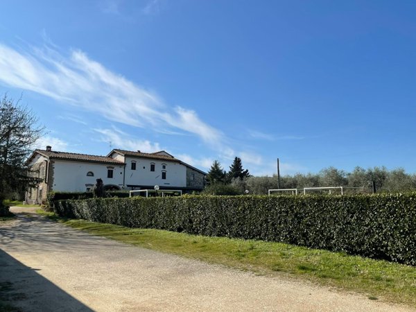 negozio in vendita a Lastra a Signa in zona Calcinaia