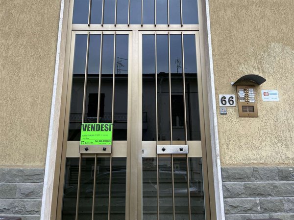 appartamento in vendita a Lastra a Signa in zona Calcinaia