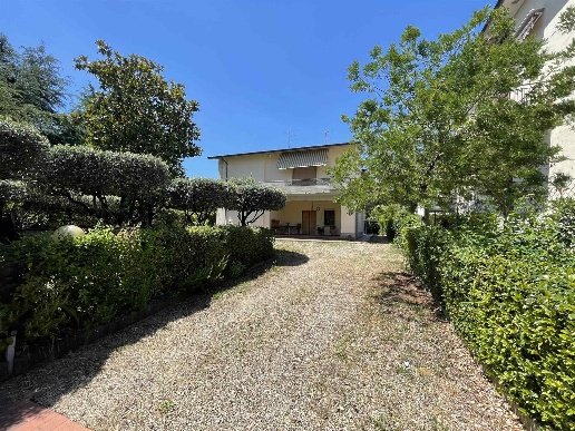 appartamento in vendita a Lastra a Signa in zona Calcinaia