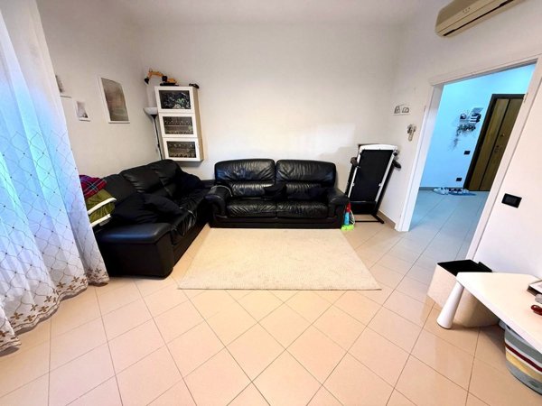 appartamento in vendita a Lastra a Signa in zona Calcinaia
