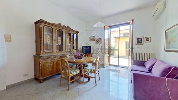 casa indipendente in vendita a Lastra a Signa in zona Calcinaia