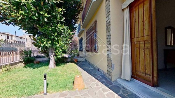 casa indipendente in vendita a Lastra a Signa in zona Calcinaia