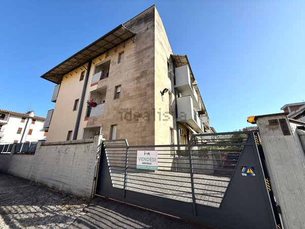 appartamento in vendita a Lastra a Signa in zona Calcinaia