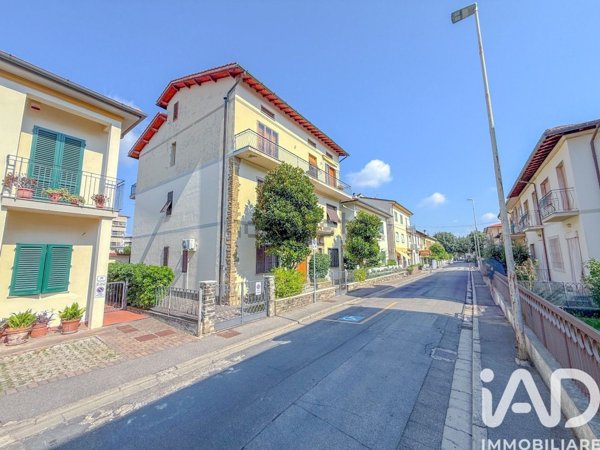 appartamento in vendita a Lastra a Signa in zona Calcinaia