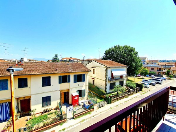 appartamento in vendita a Lastra a Signa in zona Calcinaia