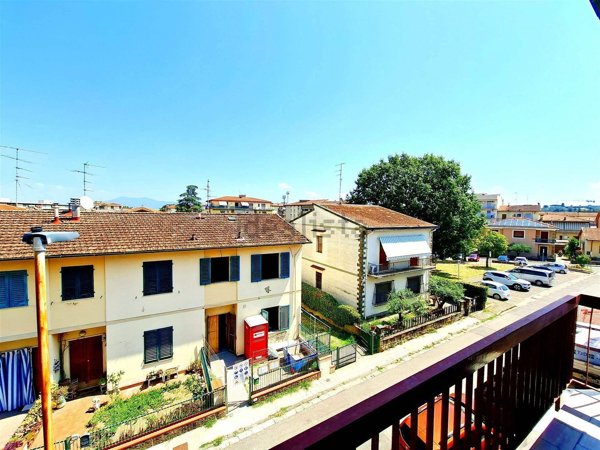 appartamento in vendita a Lastra a Signa in zona Calcinaia