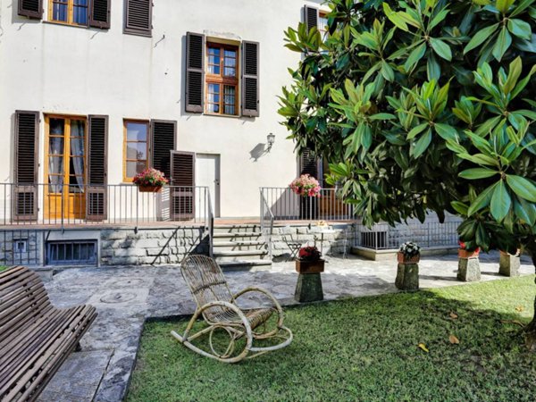casa indipendente in vendita a Lastra a Signa in zona Calcinaia