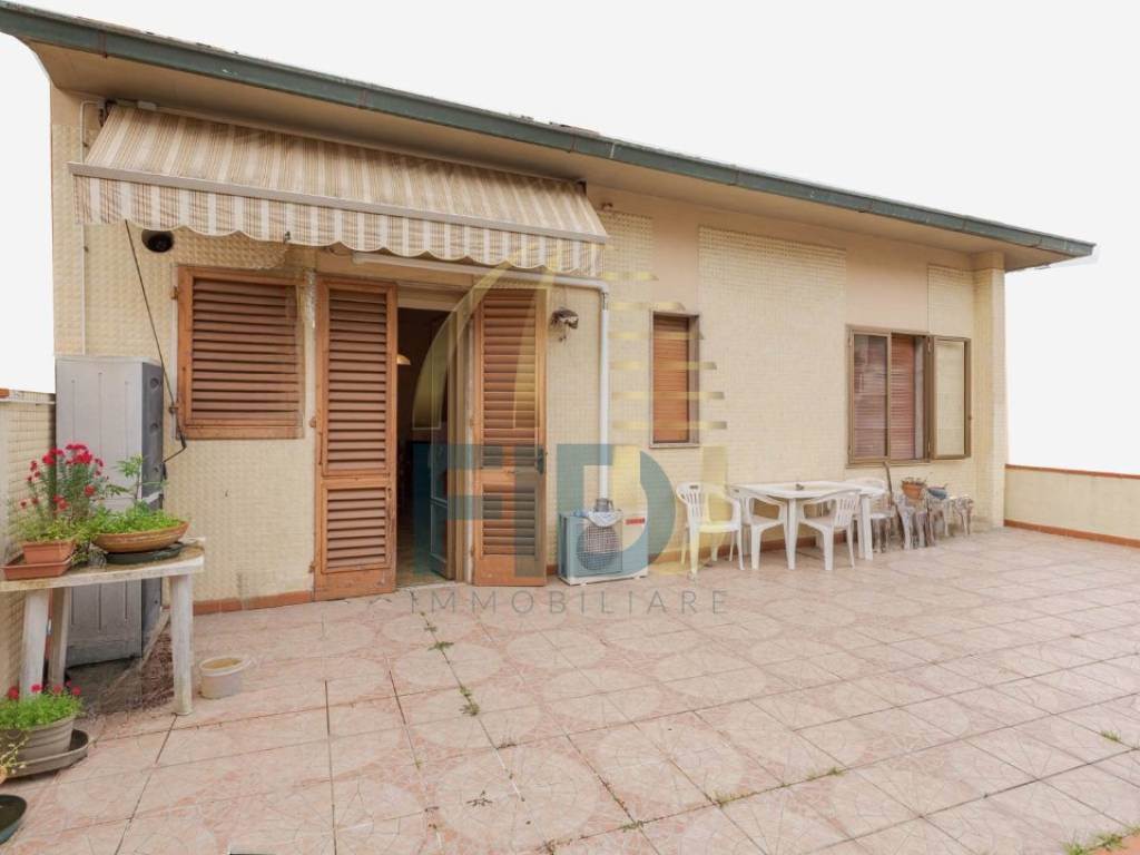 appartamento in vendita a Lastra a Signa in zona Calcinaia