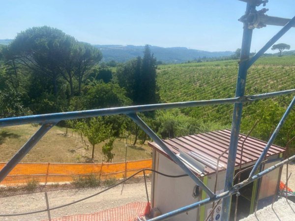 casa indipendente in vendita a Lastra a Signa in zona Calcinaia
