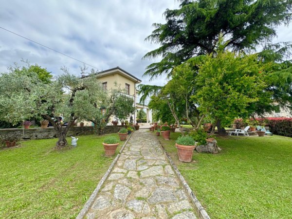 casa indipendente in vendita a Lastra a Signa in zona Inno