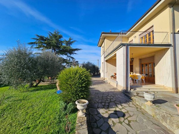 casa indipendente in vendita a Lastra a Signa in zona Inno