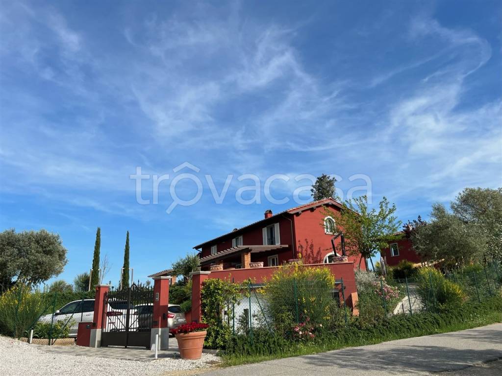 casa indipendente in vendita a Lastra a Signa in zona Quattro Strade