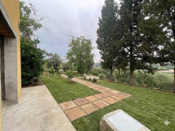 casa indipendente in vendita a Lastra a Signa