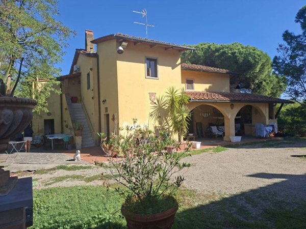 casa indipendente in vendita a Lastra a Signa in zona Ponte a Signa