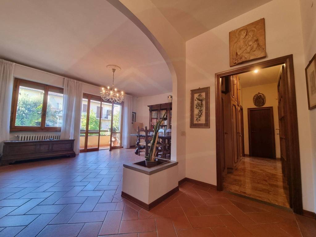 appartamento in vendita a Lastra a Signa in zona Calcinaia