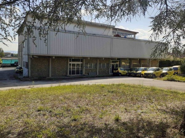 locale commerciale in vendita a Lastra a Signa