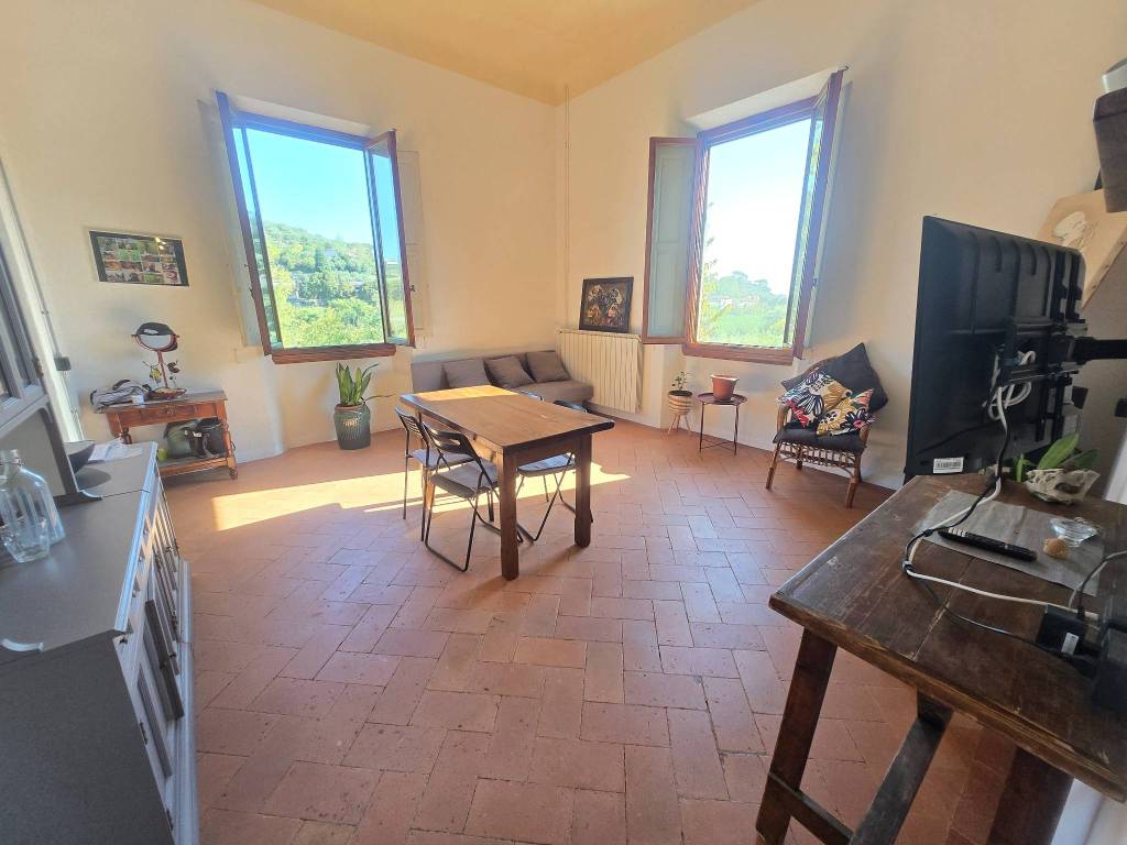 appartamento in vendita a Lastra a Signa in zona Calcinaia