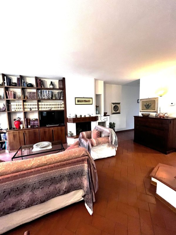 casa indipendente in vendita a Lastra a Signa in zona Calcinaia