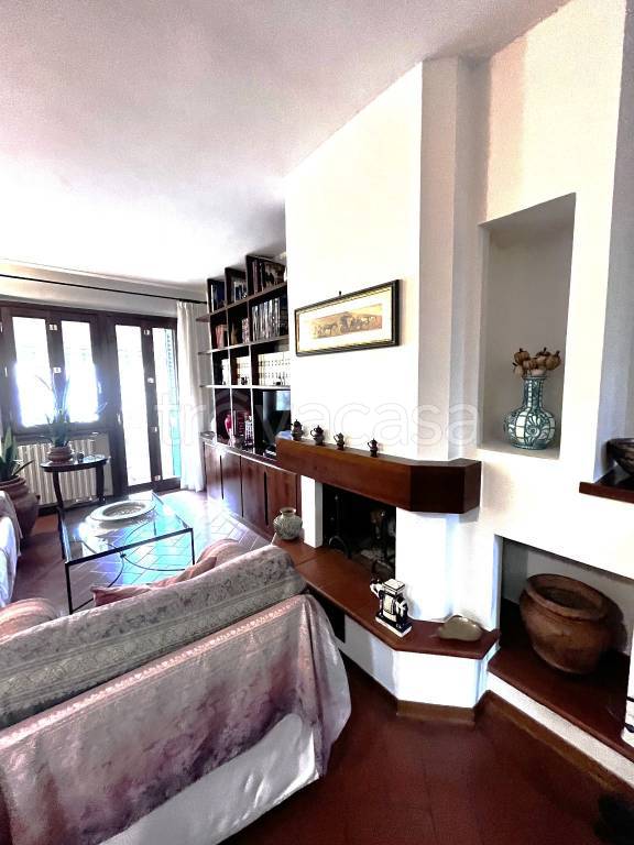casa indipendente in vendita a Lastra a Signa in zona Calcinaia