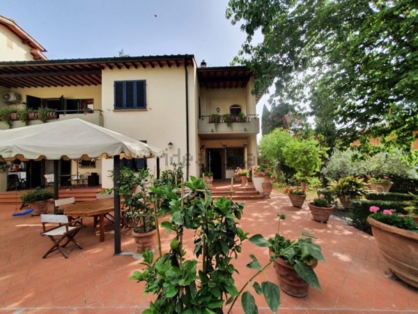 casa indipendente in vendita a Lastra a Signa in zona Ponte a Signa