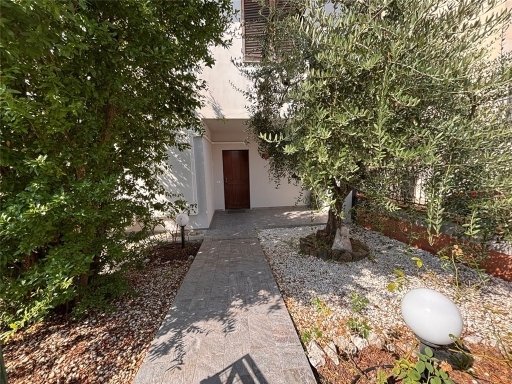 casa indipendente in vendita a Lastra a Signa in zona Quattro Strade