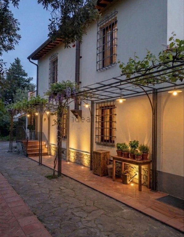 casa indipendente in vendita a Lastra a Signa in zona Inno