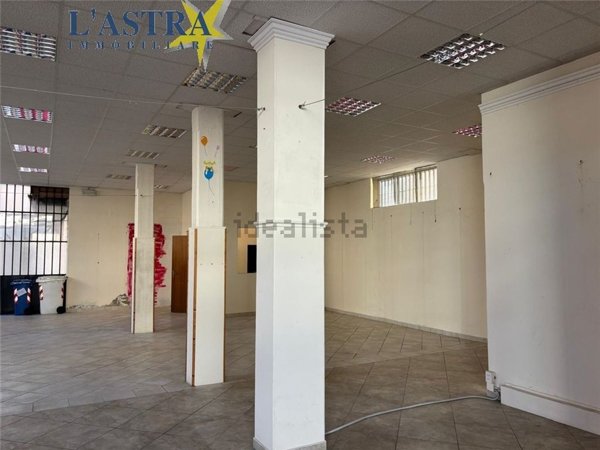 ufficio in vendita a Lastra a Signa in zona Calcinaia