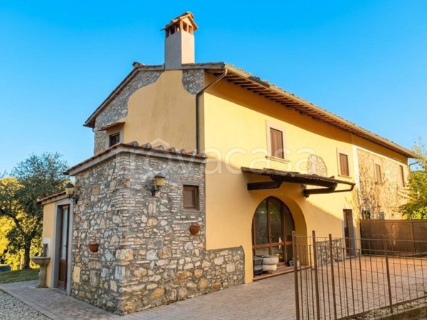 casa indipendente in vendita a Lastra a Signa in zona Brucianesi