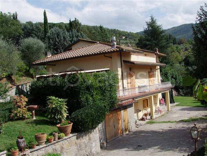 casa indipendente in vendita a Londa in zona Caiano