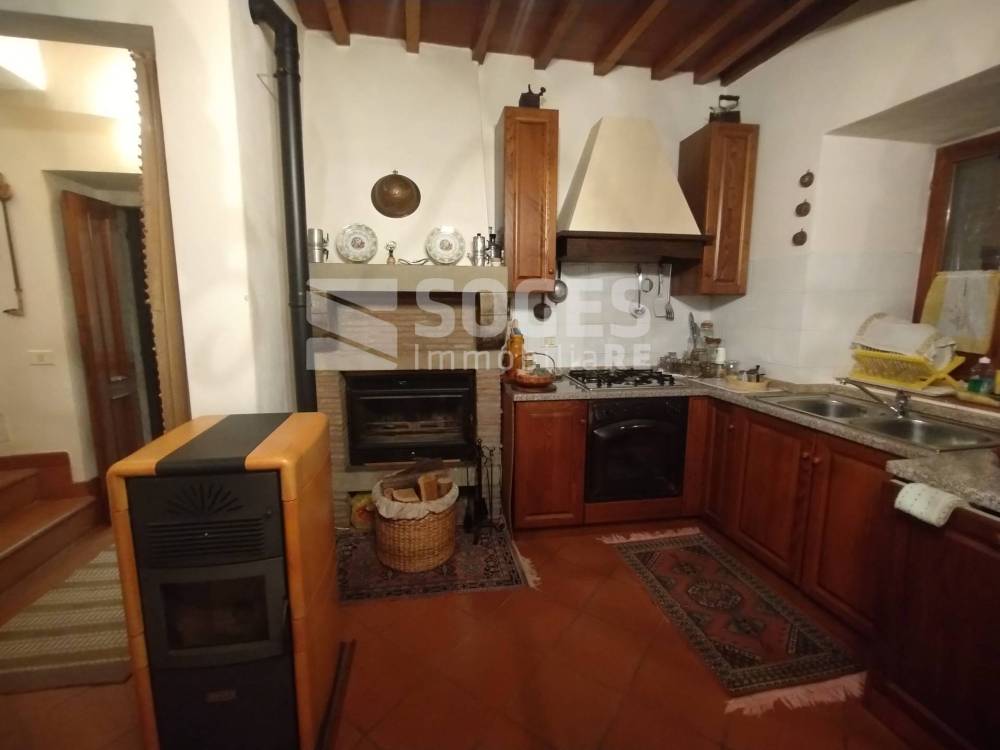 casa indipendente in vendita a Londa in zona Fornace