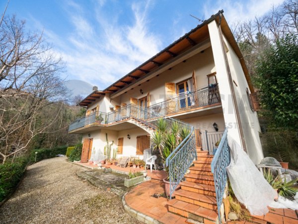 casa indipendente in vendita a Londa