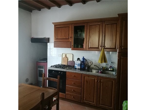 appartamento in vendita a Londa in zona Fornace