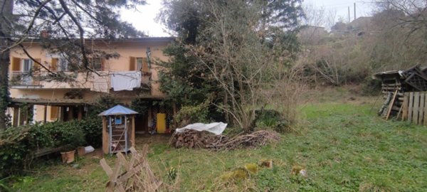 casa indipendente in vendita a Londa in zona Rata