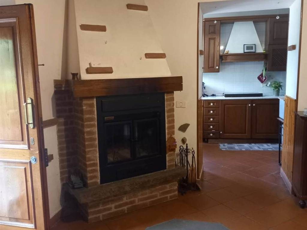 casa semindipendente in vendita a Londa in zona Fornace