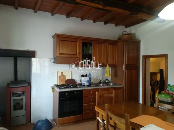 appartamento in vendita a Londa in zona Fornace